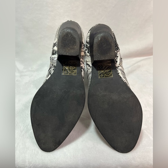 JOL Molly Faux Snakeskin Ankle Boots Women’s Size 7 Black and White - Picture 12 of 16